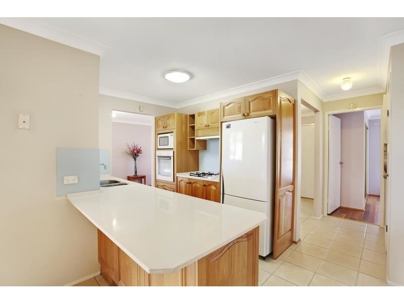 37 Balthasar Close, Rosemeadow NSW 2560