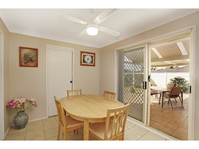 37 Balthasar Close, Rosemeadow NSW 2560