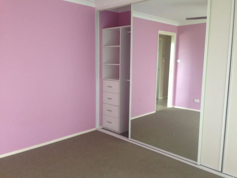 7 FALSTAFF PL, Rosemeadow NSW 2560