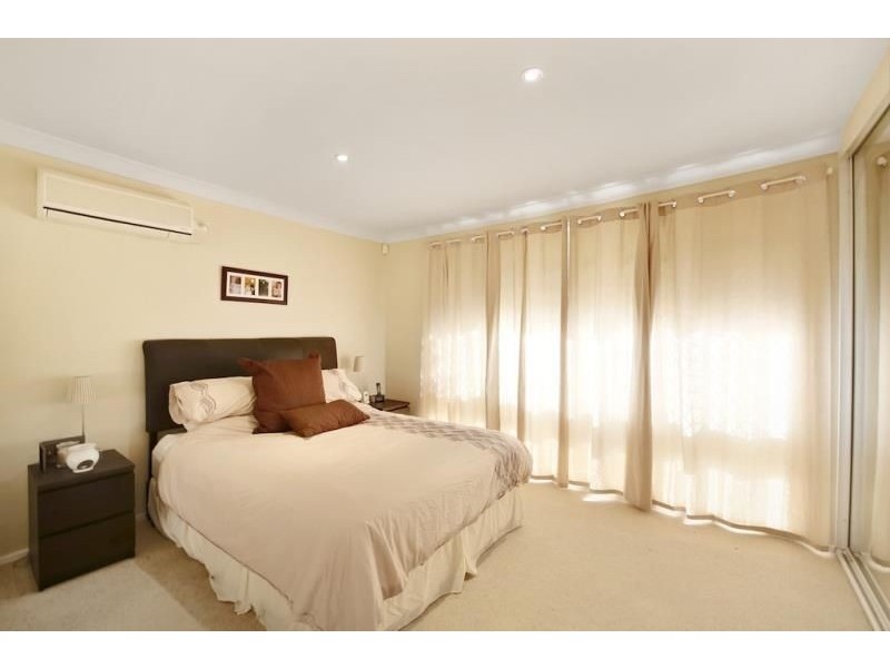 8 Macintyre Cr, Ruse NSW 2560
