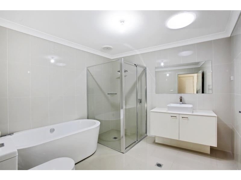 11 Marian Drive, Rosemeadow NSW 2560