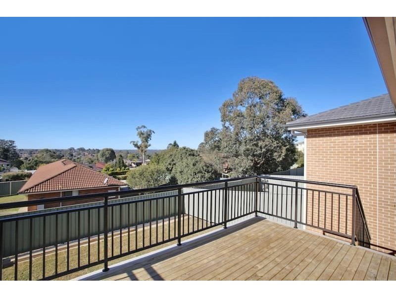 11 Marian Drive, Rosemeadow NSW 2560