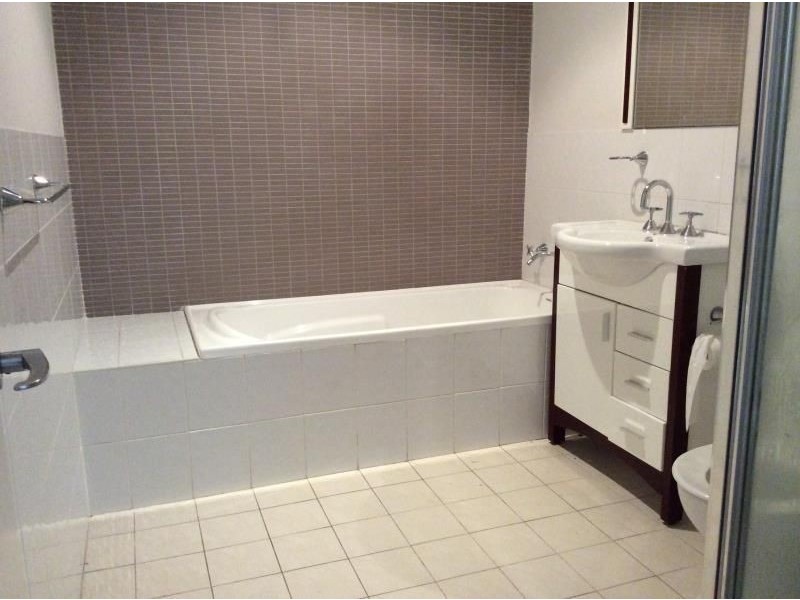 10/41 Woodhouse Drive, Ambarvale NSW 2560