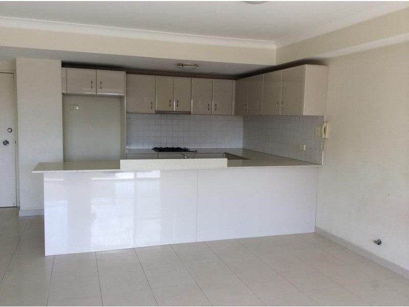 10/41 Woodhouse Drive, Ambarvale NSW 2560