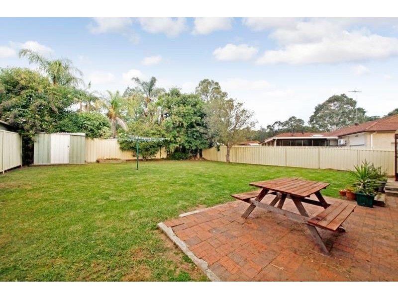 17 PARMA CRESCENT, St Helens Park NSW 2560