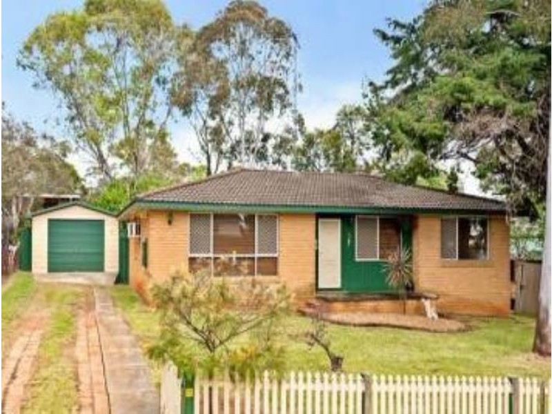 5 BLACKBUTT AVE, Bradbury NSW 2560