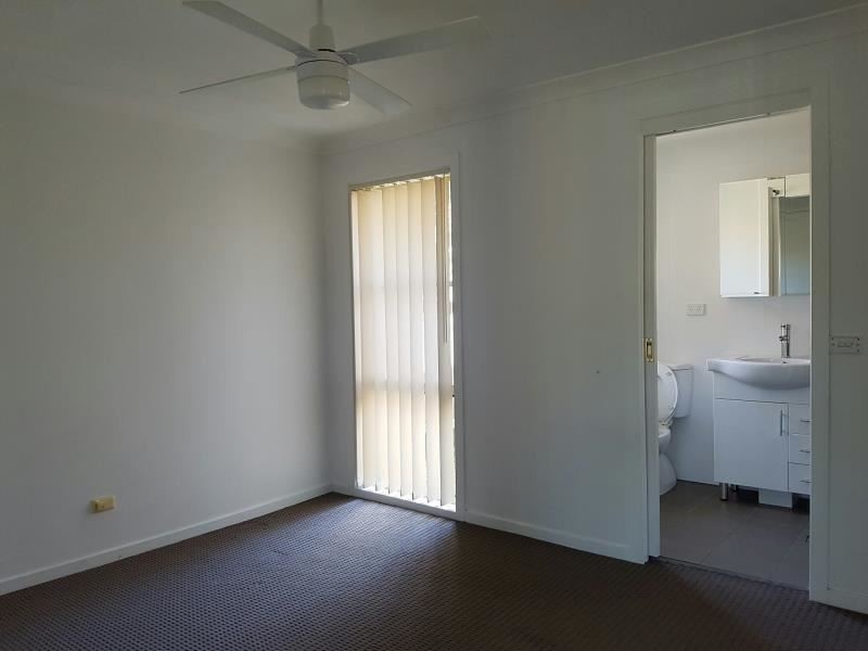 39 Parkholme Circuit, Englorie Park NSW 2560