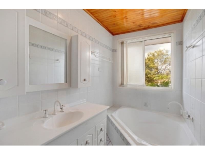 10 Eschol Park Drive, Eschol Park NSW 2558