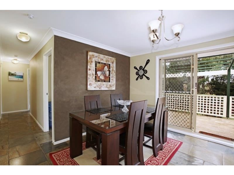 15 Archibald Crescent, Rosemeadow NSW 2560