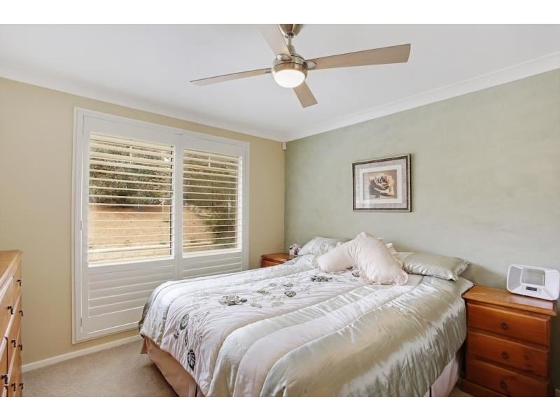 15 Archibald Crescent, Rosemeadow NSW 2560