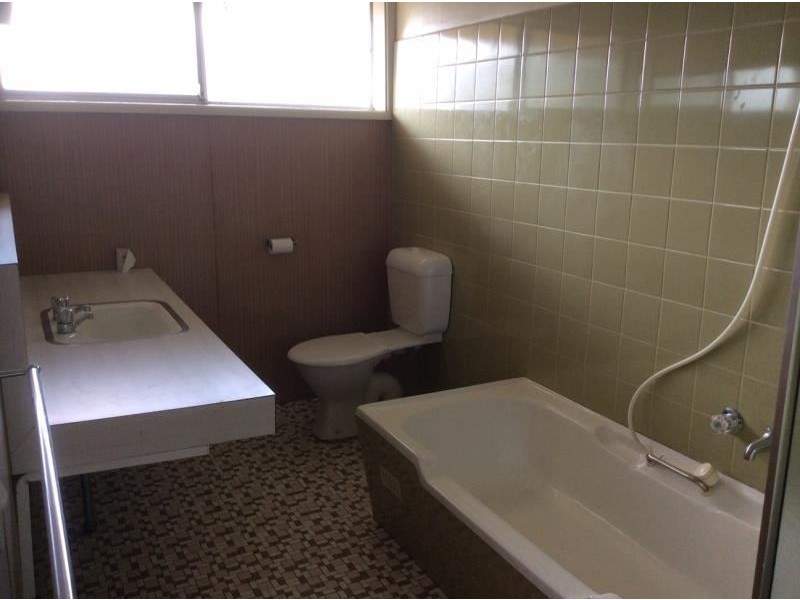 3 KABLE ROAD, Bradbury NSW 2560