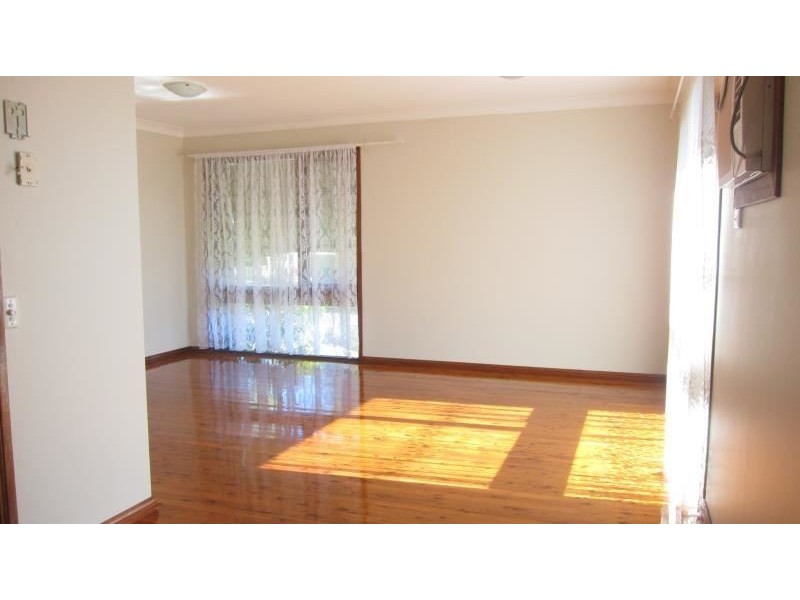 6 Jarrah Avenue, Bradbury NSW 2560