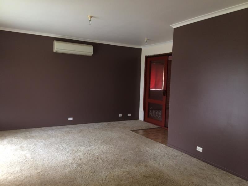 18 ALEXIS PLACE, Rosemeadow NSW 2560