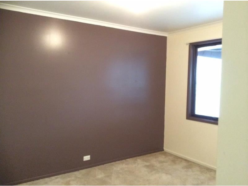 18 ALEXIS PLACE, Rosemeadow NSW 2560