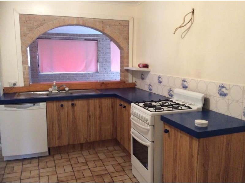 18 ALEXIS PLACE, Rosemeadow NSW 2560