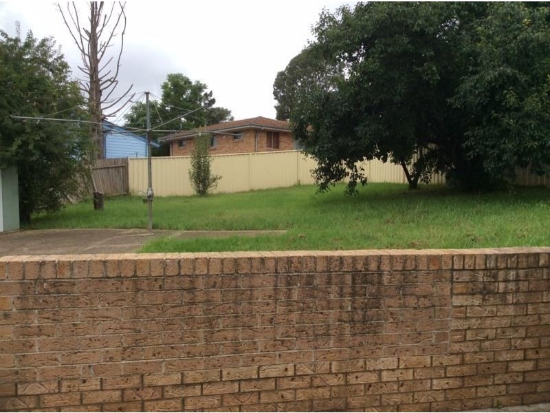 18 ALEXIS PLACE, Rosemeadow NSW 2560