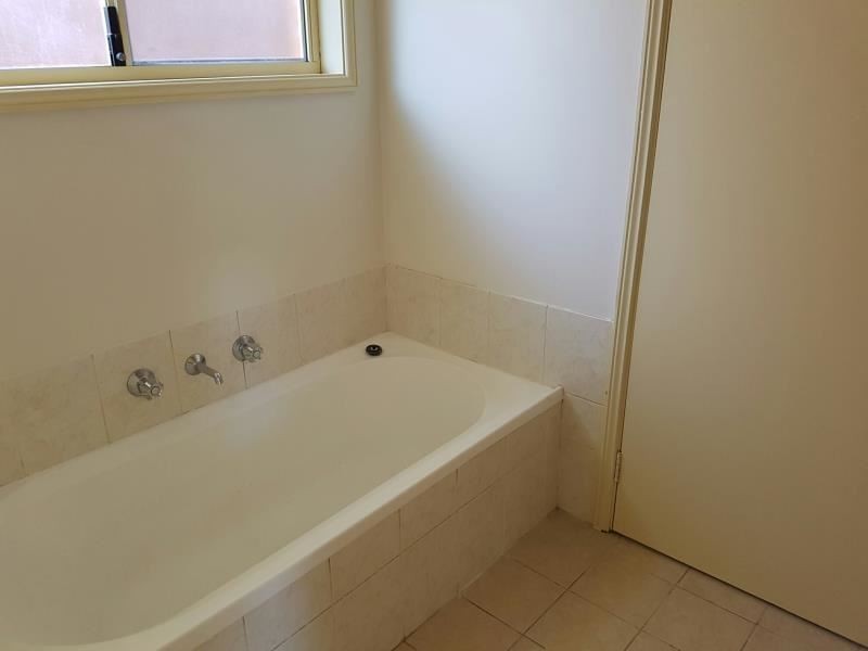 7 Francisco Crescent, Rosemeadow NSW 2560