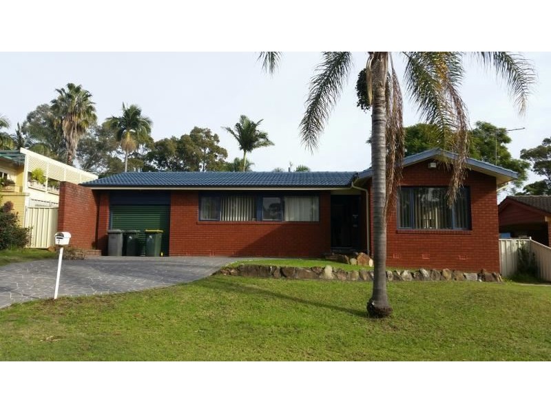 7 GREENOAKS AVENUE, Bradbury NSW 2560