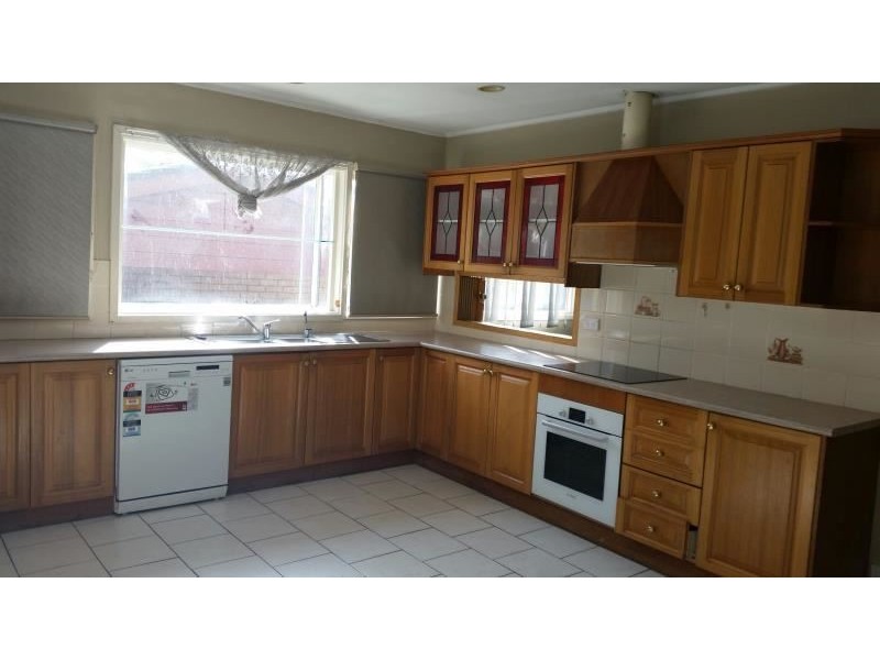 7 GREENOAKS AVENUE, Bradbury NSW 2560