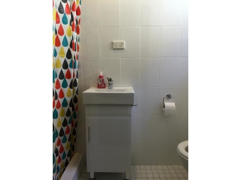 2/16 Sturt Street, Campbelltown NSW 2560