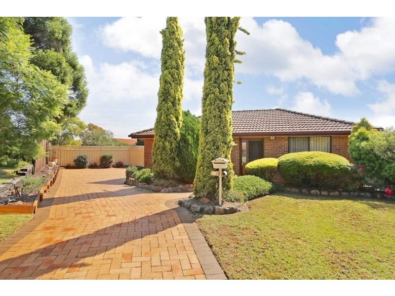 10 Swiveller Close, Ambarvale NSW 2560