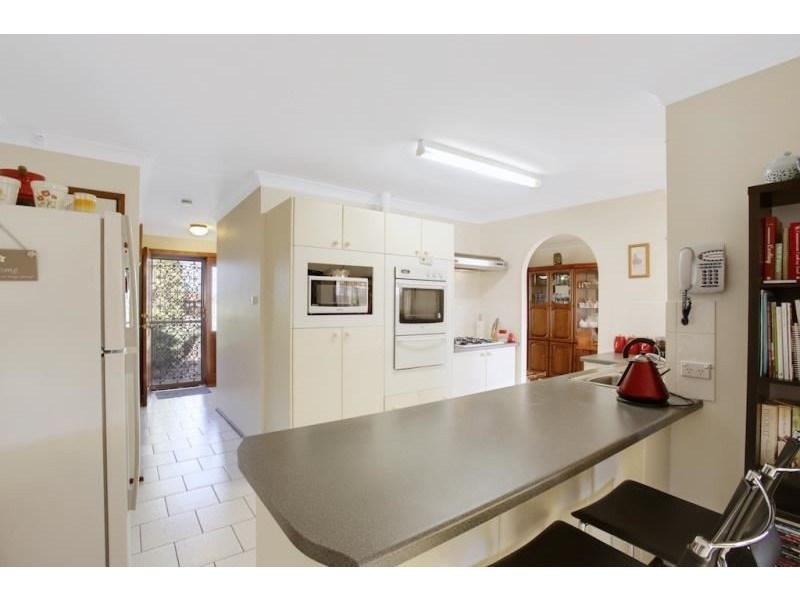 10 Swiveller Close, Ambarvale NSW 2560