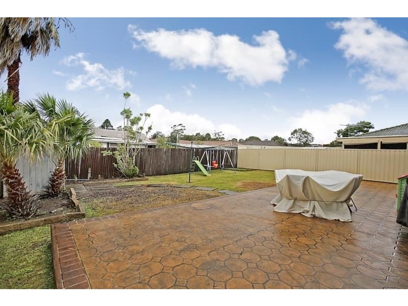 13 Holman Place, St Helens Park NSW 2560