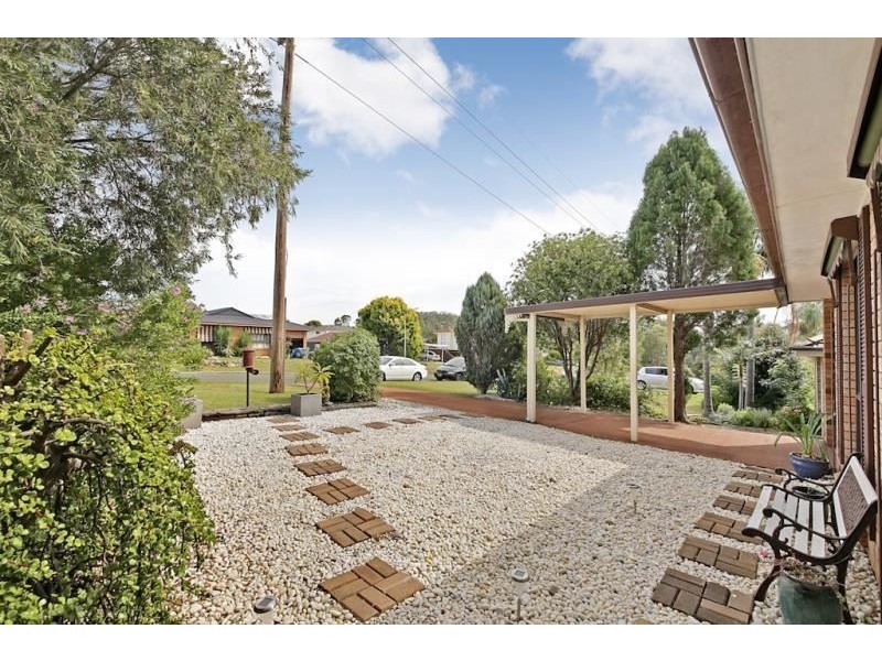 10 Donalbain Circuit, Rosemeadow NSW 2560