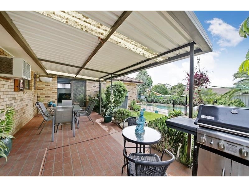 10 Donalbain Circuit, Rosemeadow NSW 2560