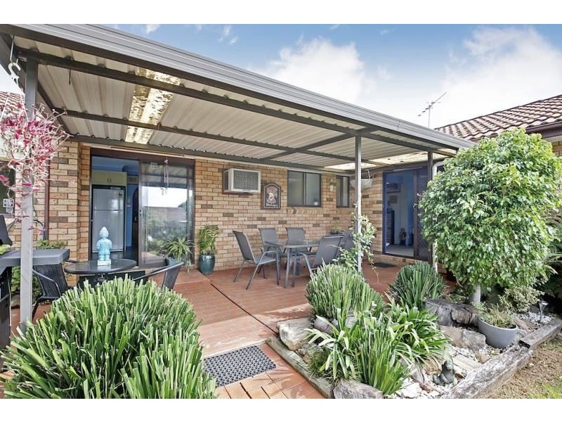 10 Donalbain Circuit, Rosemeadow NSW 2560