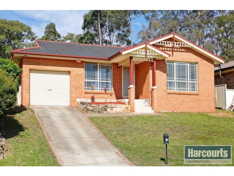 10 Meredith Crescent, St Helens Park NSW 2560
