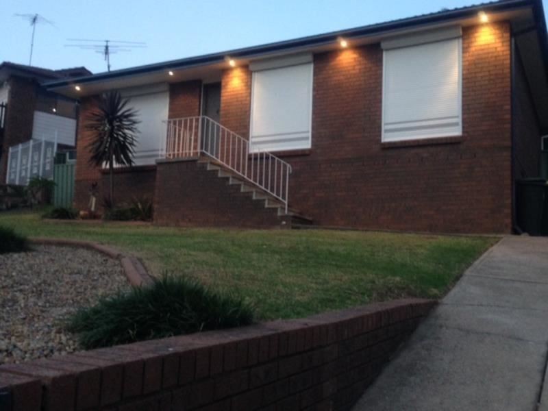 7 BAUXITE PLACE, Eagle Vale NSW 2558