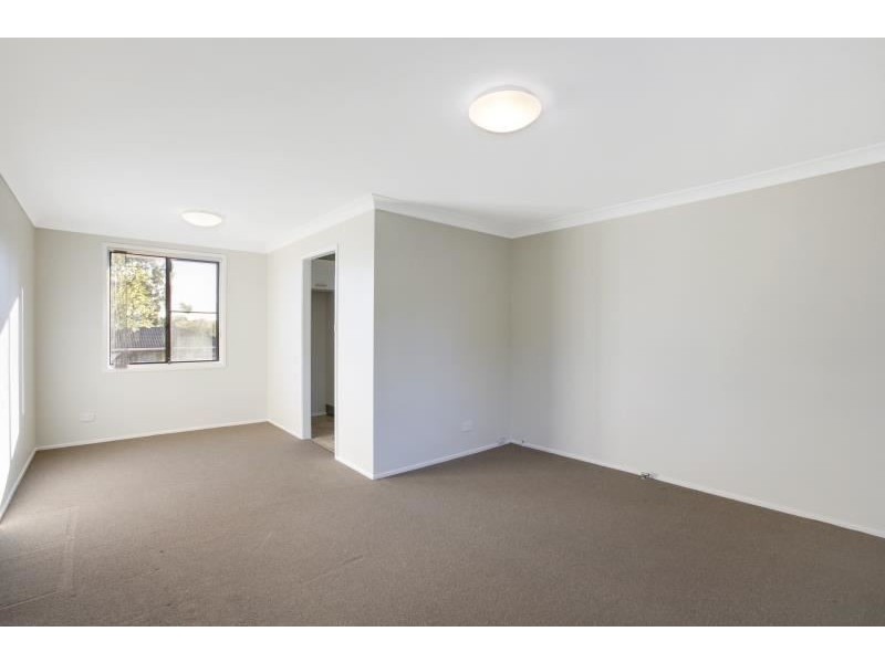 51 Demetrius Road, Rosemeadow NSW 2560