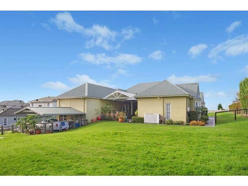 9 Domenics Place, Grasmere NSW 2570