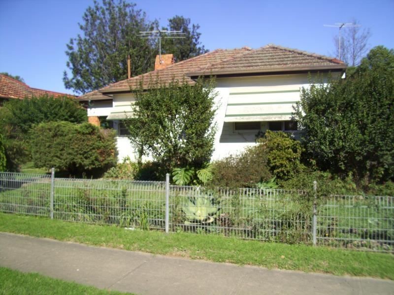 37 CHAMBERLAIN STREET, Campbelltown NSW 2560