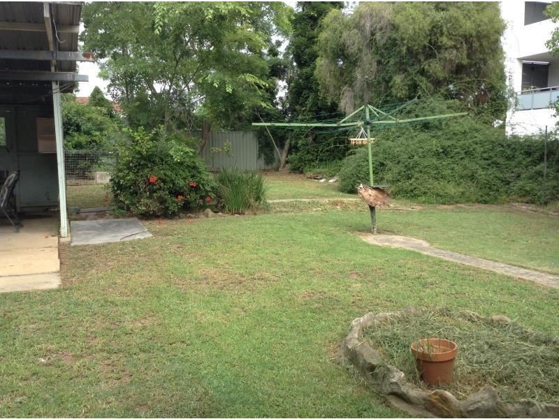 37 CHAMBERLAIN STREET, Campbelltown NSW 2560