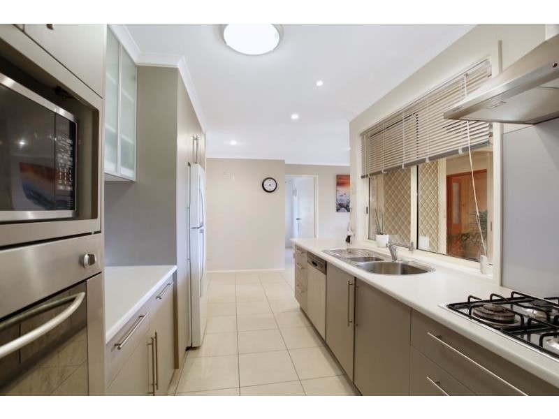 322 COPPERFIELD DRIVE, Rosemeadow NSW 2560