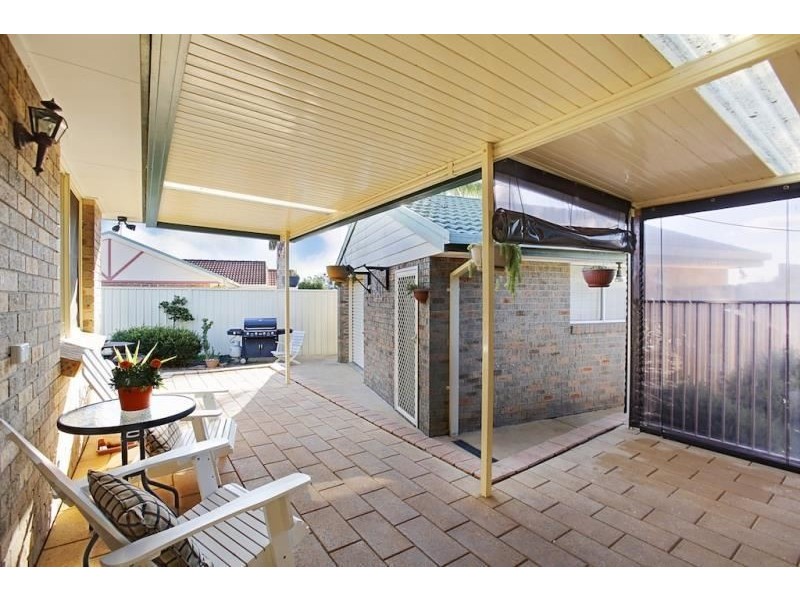 322 COPPERFIELD DRIVE, Rosemeadow NSW 2560