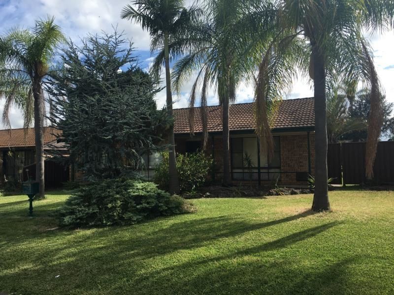 5 MONA VALE PLACE, Woodbine NSW 2560