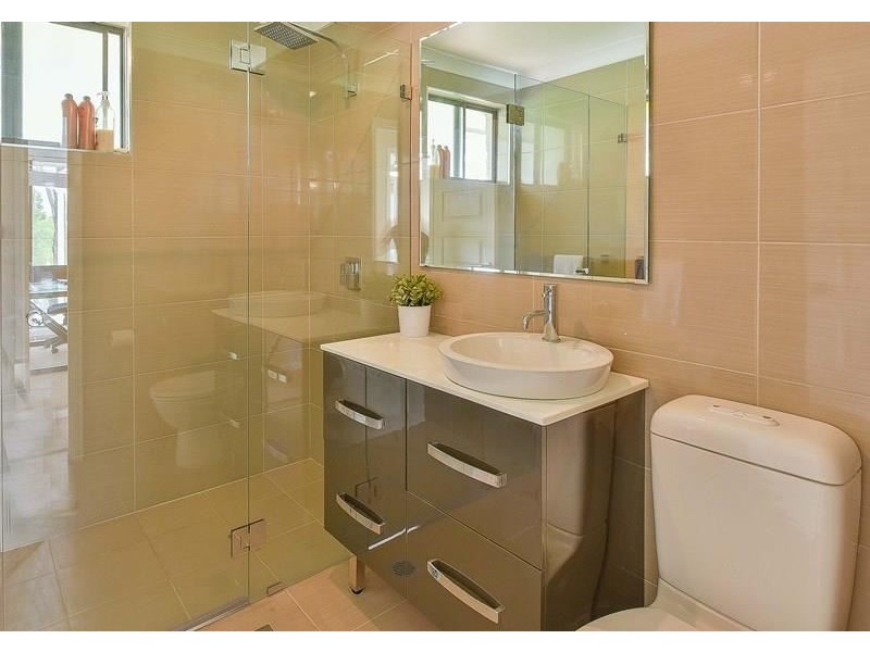 16 Edinburgh Crescent, St Andrews NSW 2566