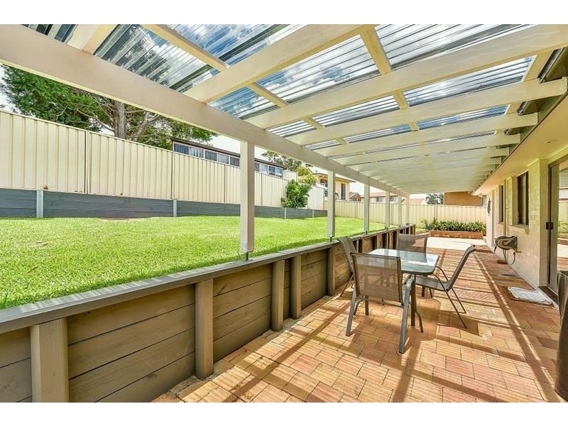 16 Edinburgh Crescent, St Andrews NSW 2566