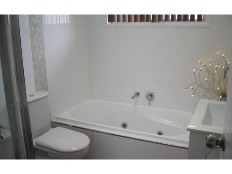 37 Queenscliff Drive, Woodbine NSW 2560