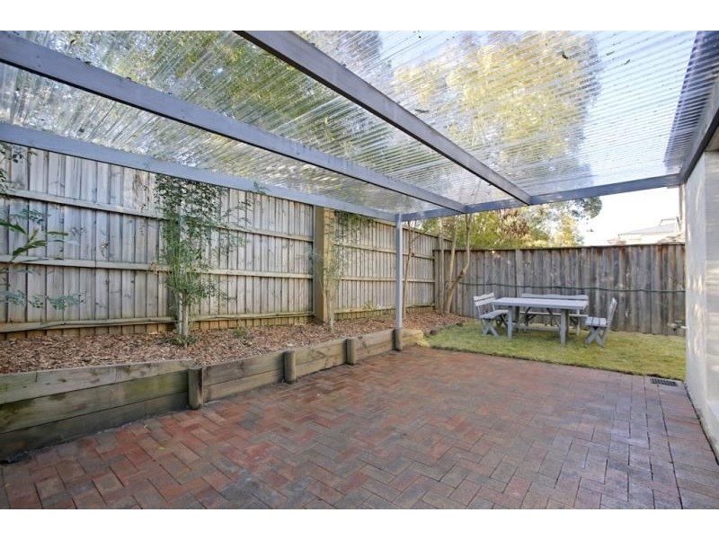 8 Greenwich Walk, Campbelltown NSW 2560