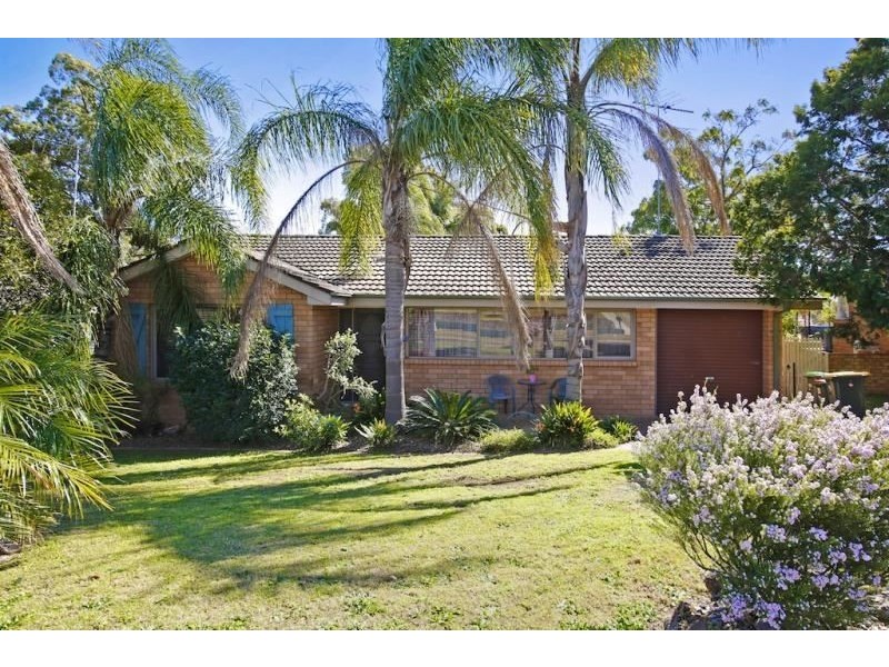 15 Manooka Crescent, Bradbury NSW 2560