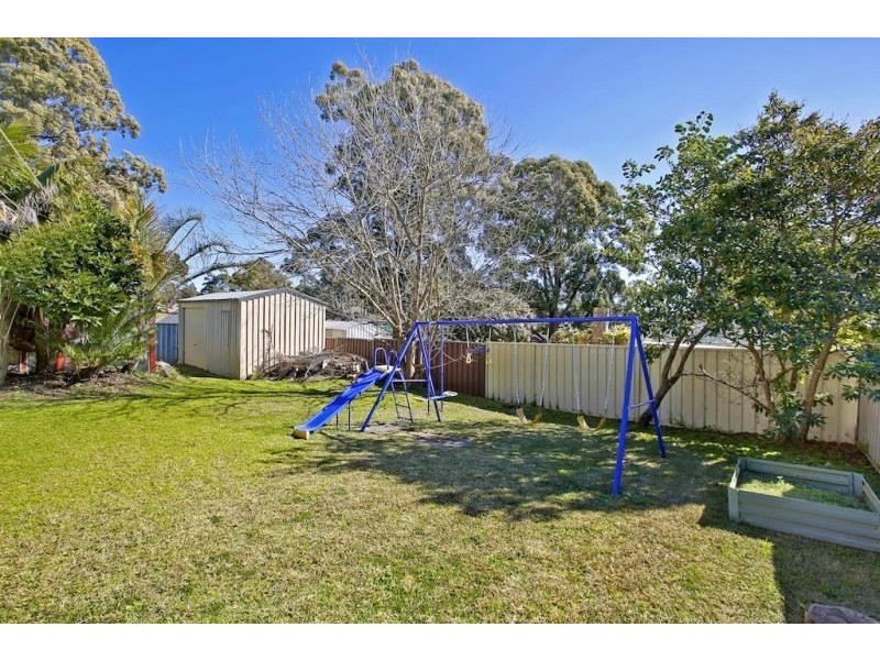 15 Manooka Crescent, Bradbury NSW 2560
