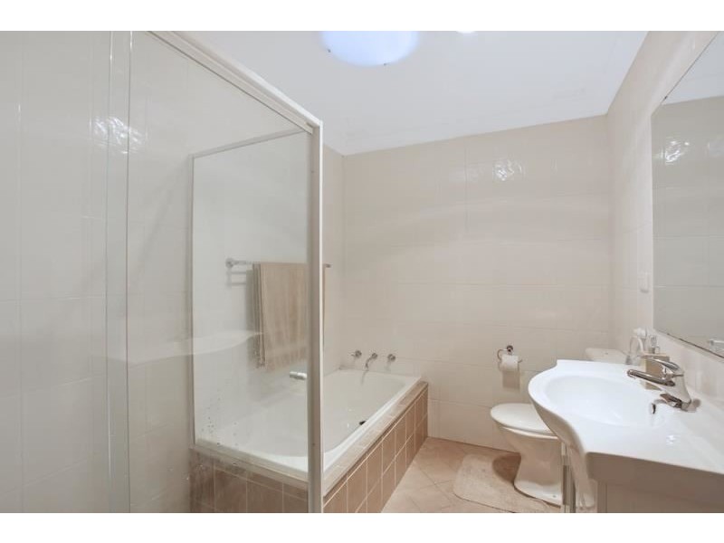 15 Manooka Crescent, Bradbury NSW 2560