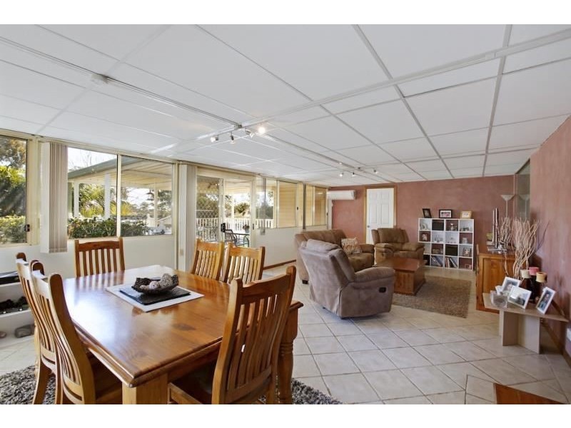 15 Manooka Crescent, Bradbury NSW 2560