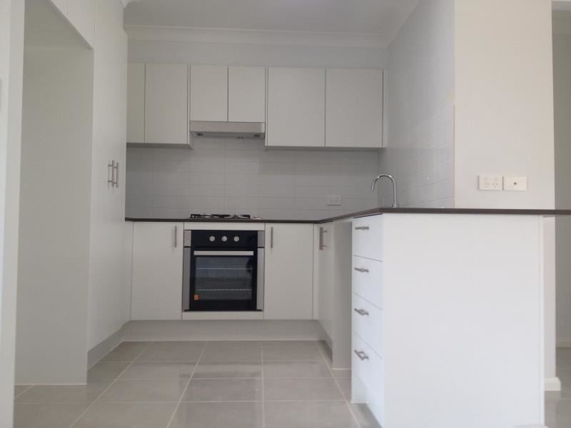 2 McCabe Place, Rosemeadow NSW 2560