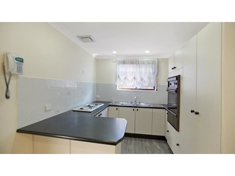 16 TUNGOO PLACE, St Helens Park NSW 2560