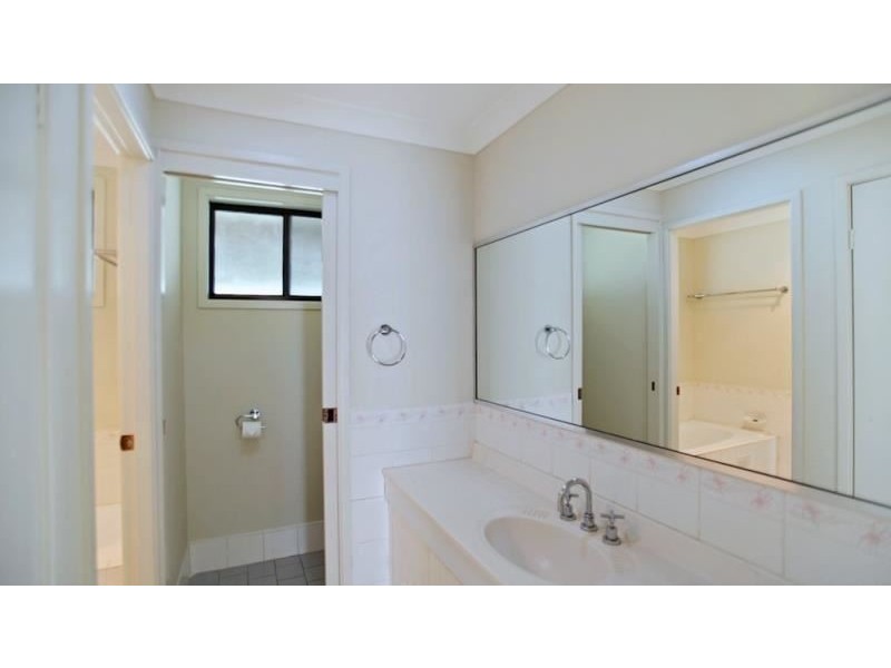 16 TUNGOO PLACE, St Helens Park NSW 2560